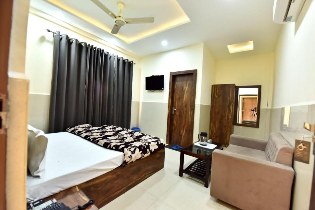 Royal Inn Jammu Exteriör bild
