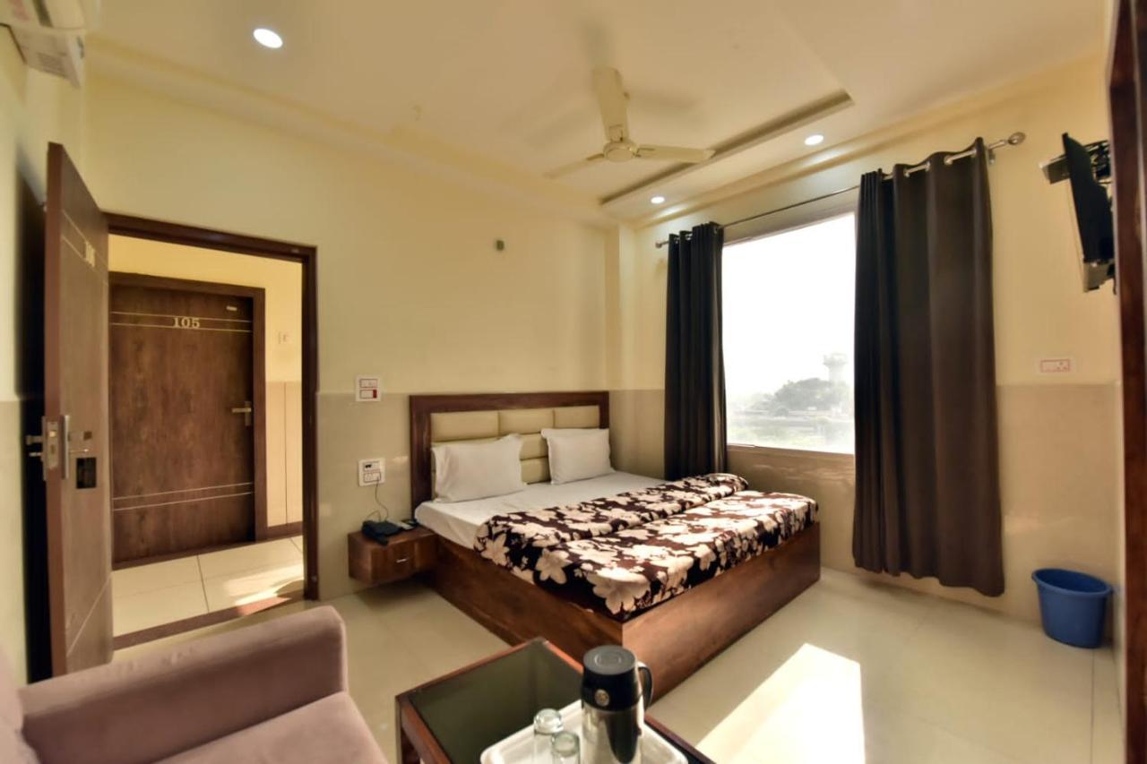 Royal Inn Jammu Exteriör bild