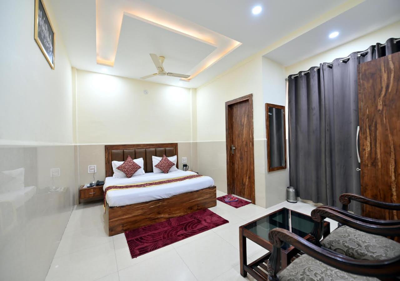 Royal Inn Jammu Exteriör bild
