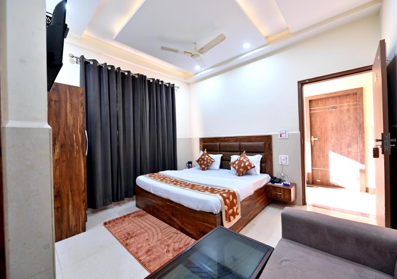 Royal Inn Jammu Exteriör bild